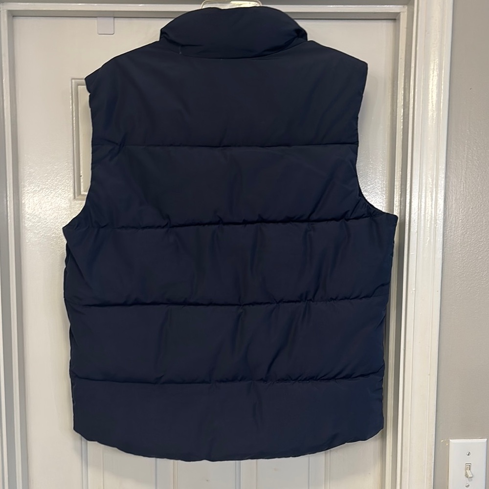 GAP Men's Navy Puffer Vest - Picture 3 of 4